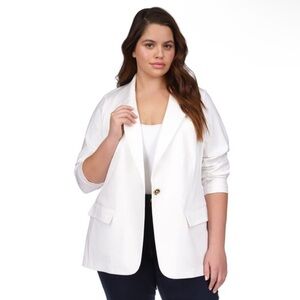 Michael Kors White Blazer with Classic Lapel and Structured Shoulders